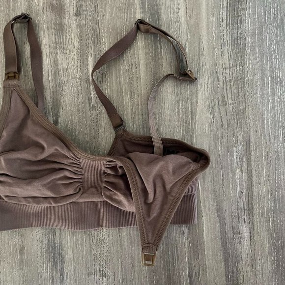 New Skims Sculpting Bra - Picture 2 of 4